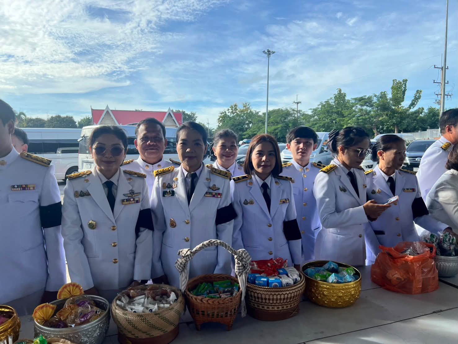 title - ส.ป.ก.ยโสธร ร่วมพิธีทำบุญตักบาตรถวายพระราชกุศล และพิธีวางพวงมาลา  เนื่องในวันนวมินทรมหาราช 13 ตุลาคม 2569
